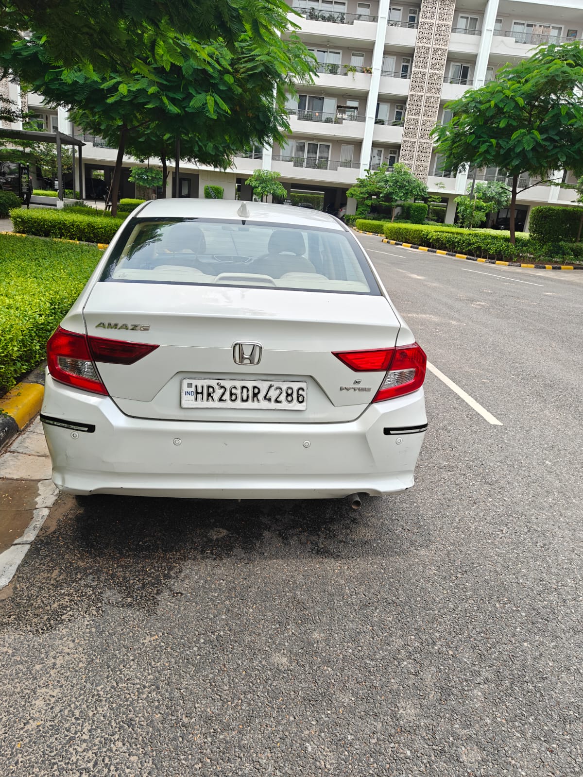 Honda Amaze V-CVT